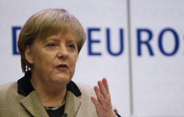 «Φυσιολογική» η ισοτιμία του ευρώ στα 1,30 – 1,40 δολάρια, λέει η Μέρκελ